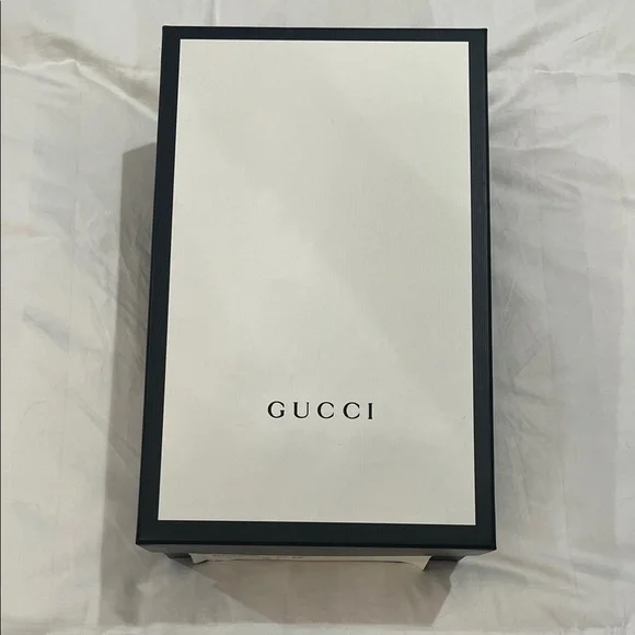 Gucci Black Leather Loafers with Gold Horsebit - Picture 11 of 15